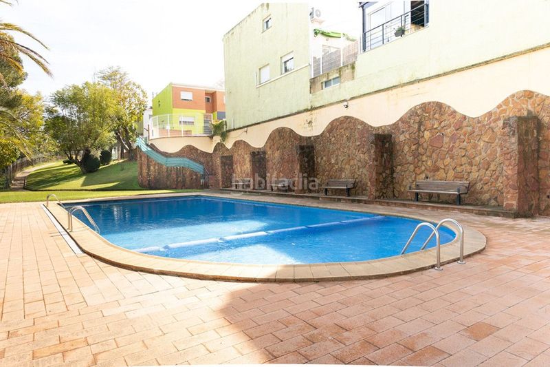 Foto 5fc5082e-df48-4481-9eb4-21a49ef4e2f5. Casa adossada amb calefacció aparcament piscina a Almoines