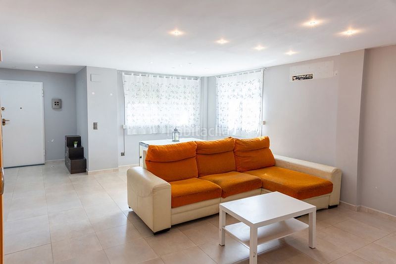 Foto ac46e9a9-a556-41aa-b967-46d6fda06ca8. Casa adossada amb calefacció aparcament piscina a Almoines