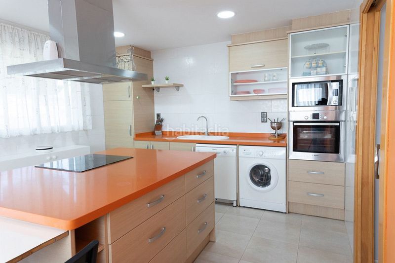 Foto c2067dbd-6a47-4022-aec2-d28de7829289. Casa adossada amb calefacció aparcament piscina a Almoines