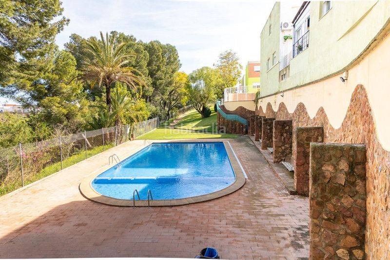 Foto c2b38758-30d5-45a7-8df0-554b24ca8b55. Casa adossada amb calefacció aparcament piscina a Almoines
