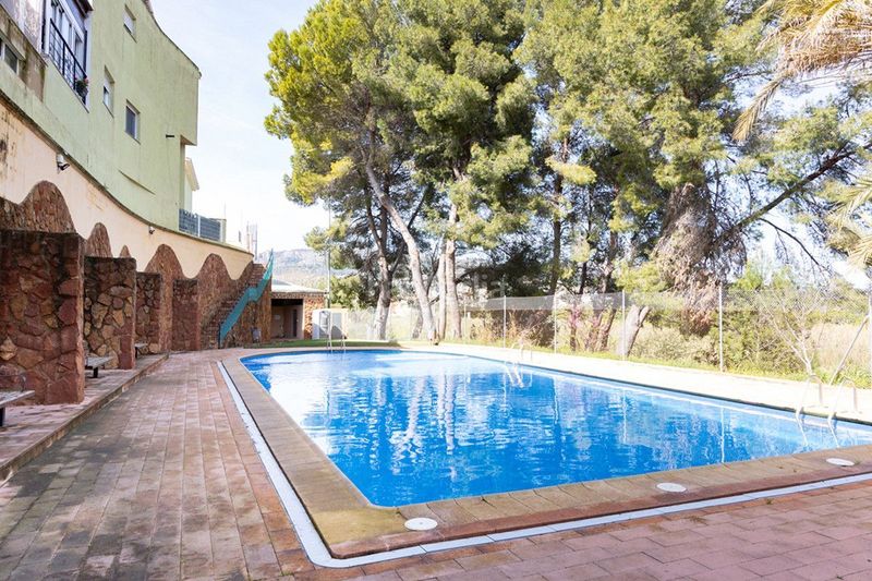 Foto c498e7bb-1672-4b70-a234-2d6c86add7cc. Casa adossada amb calefacció aparcament piscina a Almoines