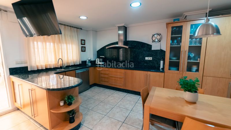 Foto 06408d9c-4706-4cd1-aa48-c8a992611791. Casa amb calefacció a Plaza Elíptica - República Argentina Gandia