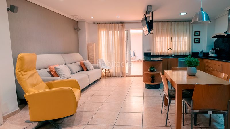 Foto 4e3cfe40-7e58-46dd-a3bd-40e12aaebcef. Casa amb calefacció a Plaza Elíptica - República Argentina Gandia