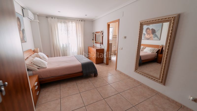 Foto d39f2c76-f8e1-4bde-b41c-919eab8bcce7. Casa amb calefacció a Plaza Elíptica - República Argentina Gandia