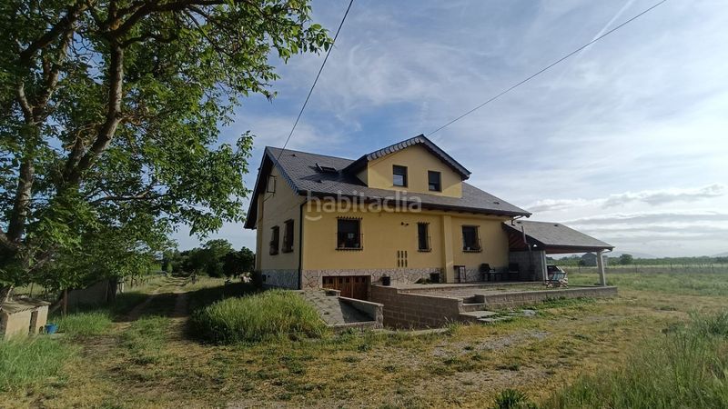 Foto 06a54123-b61f-4040-9999-121df36b74f4. Casa amb calefacció a Carracedelo
