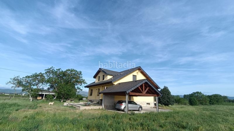 Foto f8768d50-c526-4f87-a992-a414e2c67816. Casa amb calefacció a Carracedelo