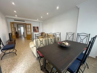 Pis a Oliva Pueblo. Piso amplio y luminoso en oliva