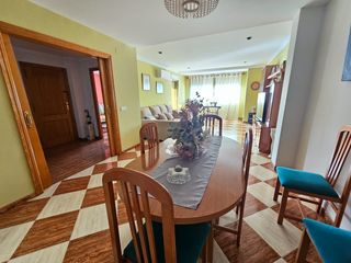 Pis a Xeresa. Espacioso piso en xeresa