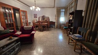 Maison jumelée à Beniopa - Sant Pere. Vivienda de 3 plantas con enorme potencial en gandía