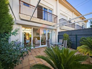 Maison jumelée à Park Nord - Casona. Chalet exclusivo en zona residencial de gandía