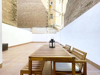 Alquiler Piso en Sants-Badal. Bajo con terraza en alquiler temporal