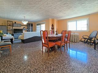 Rent Flat  Plaça l'església de sant jordi. Se alquila piso en paiporta.