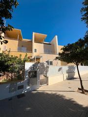 Maison jumele en Metro - Auditorio. Se vende adosado en paiporta