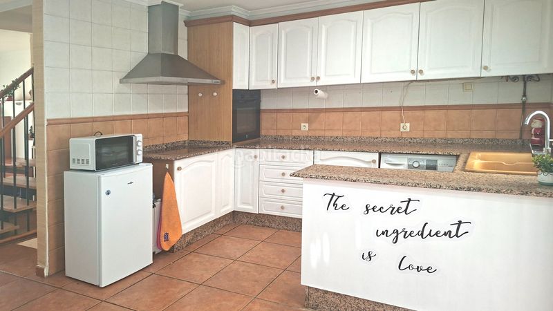 Foto a7ed405d-1923-4803-93c2-04573d481646. Casa adossada amb xemeneia aparcament a Massamagrell