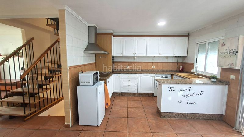 Foto e59df0c7-df2a-4185-b25d-3d1b977a8556. Casa adossada amb xemeneia aparcament a Massamagrell