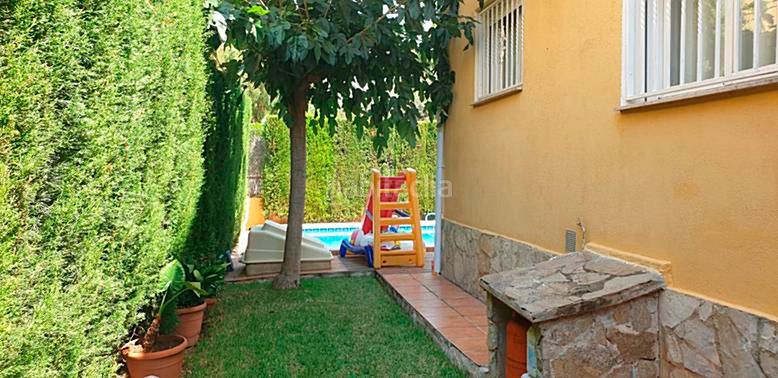 Foto 3ff74f55-02aa-481c-8542-e90fddd5bab8. Xalet amb xemeneia aparcament piscina a Las Atalayas-Urmi-Cerro Mar Peñíscola