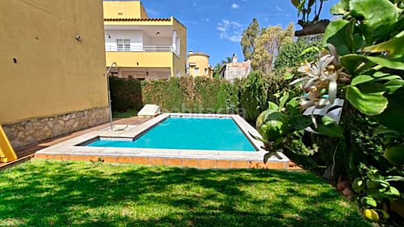 Foto fa61003f-588c-4ec6-a35c-d1732e4032ec. Xalet amb xemeneia aparcament piscina a Las Atalayas-Urmi-Cerro Mar Peñíscola