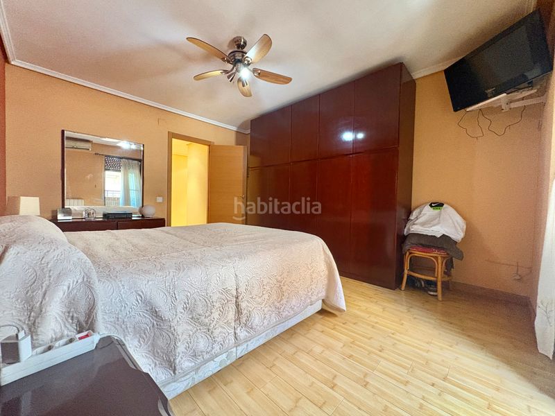 Foto b07e90fb-c6d7-4b83-a387-8a19f152e9da. Pis a Benetússer