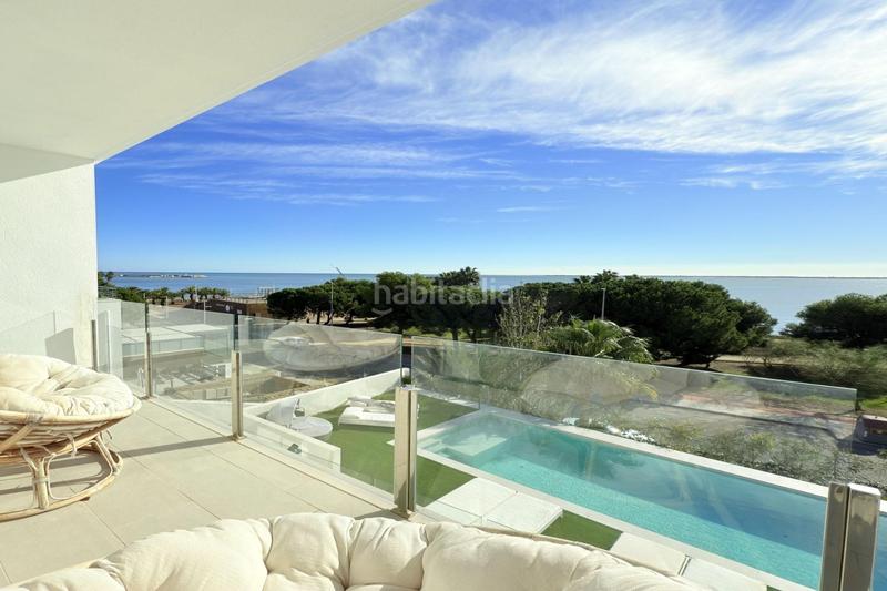 Foto 74a8c8dd-35dd-47f4-b2a7-a723b31c7bdb. Chalet en passeig arenal exclusiva villa de lujo en primera línea de mar en Ampolla (L´)