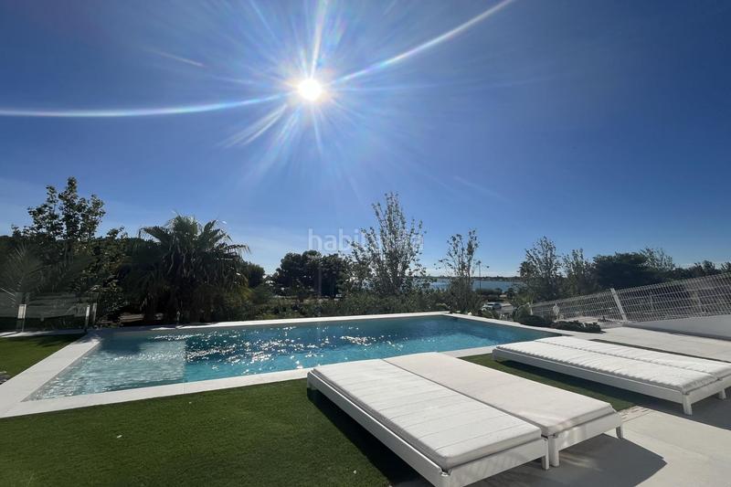 Foto 870d982d-5ca7-4f2e-a9f0-51ecfebd6db9. Chalet en passeig arenal exclusiva villa de lujo en primera línea de mar en Ampolla (L´)