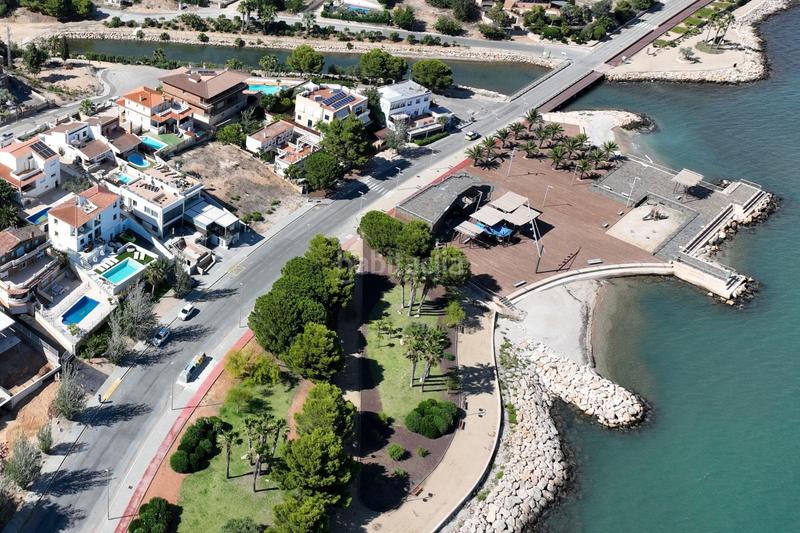 Foto 909ed2f4-8ec6-401d-9395-742bc625dab6. Chalet en passeig arenal exclusiva villa de lujo en primera línea de mar en Ampolla (L´)