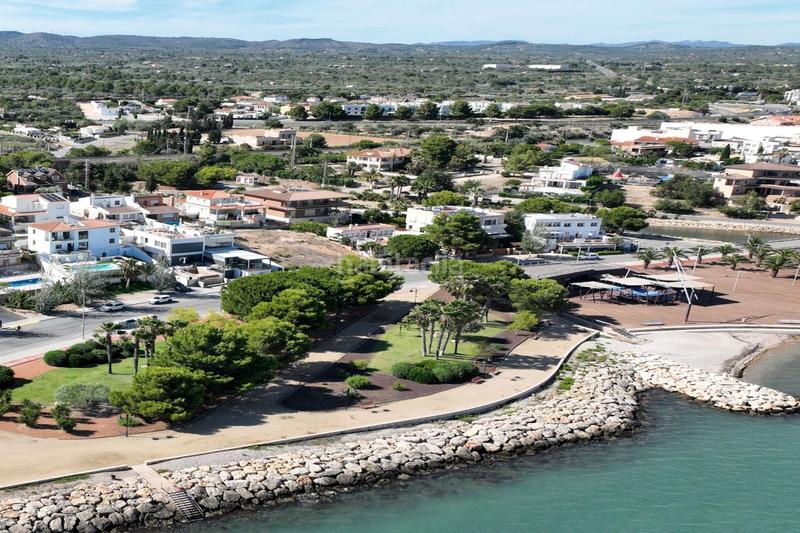 Foto ac4bb661-2485-428b-93d7-87e3240160da. Chalet en passeig arenal exclusiva villa de lujo en primera línea de mar en Ampolla (L´)
