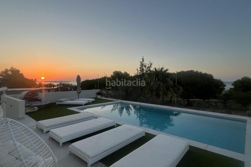 Foto feb9b342-d144-498e-8bf0-f2b2d20b0693. Chalet en passeig arenal exclusiva villa de lujo en primera línea de mar en Ampolla (L´)