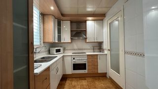 Appartement à Zona Hospital. Piso céntrico