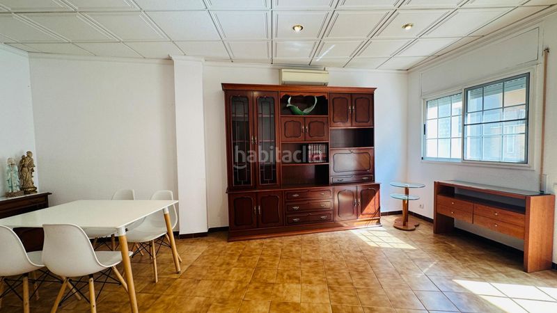 Foto eb7c3c7e-bb98-4199-adaf-17041a7180aa. Pis a Zona Hospital Amposta