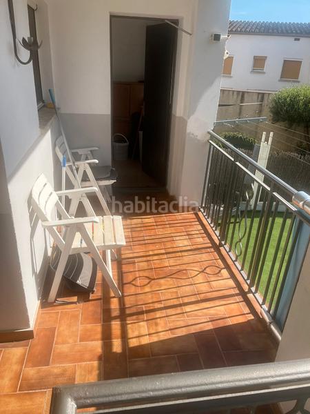 Foto 95246d70-b782-47f7-b091-cf0058171a1e. Casa adossada amb xemeneia calefacció aparcament a Banyoles