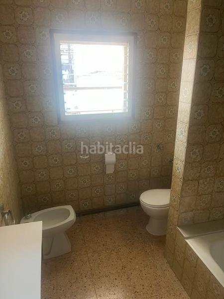 Foto 97377e25-3622-44fc-9c97-772175e93798. Casa adossada amb xemeneia calefacció aparcament a Banyoles
