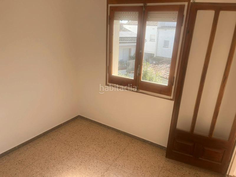 Foto e17a4865-f425-4722-b4d2-4acc0b31912b. Casa adossada amb xemeneia calefacció aparcament a Banyoles