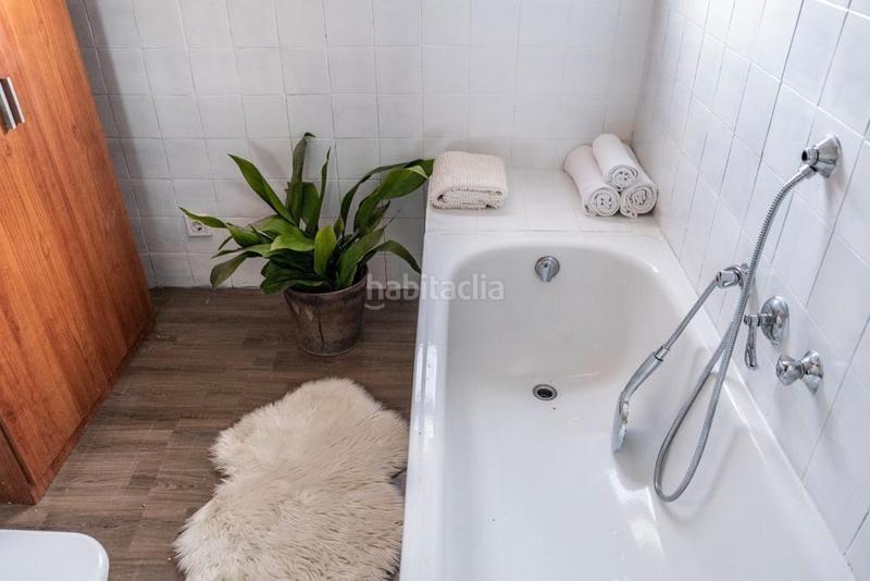 Foto 04e21a39-5ae7-46ee-9d6a-ffca8c6330be. Pis amb xemeneia calefacció a Centre Vidreres