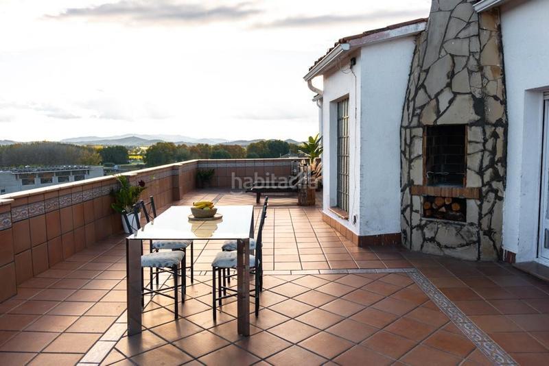 Foto 41904f95-d07c-4e17-8597-b1f37bd0069a. Pis amb xemeneia calefacció a Centre Vidreres