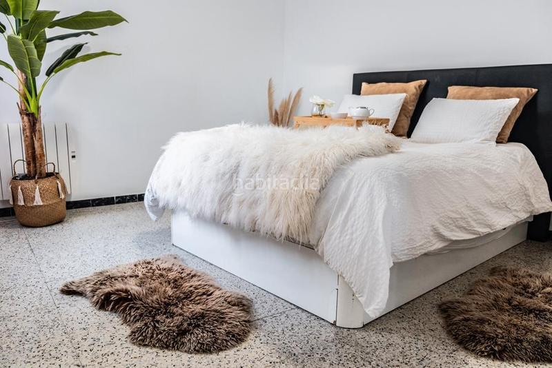 Foto 75754540-6bc3-4913-a73a-c86324216c91. Pis amb xemeneia calefacció a Centre Vidreres