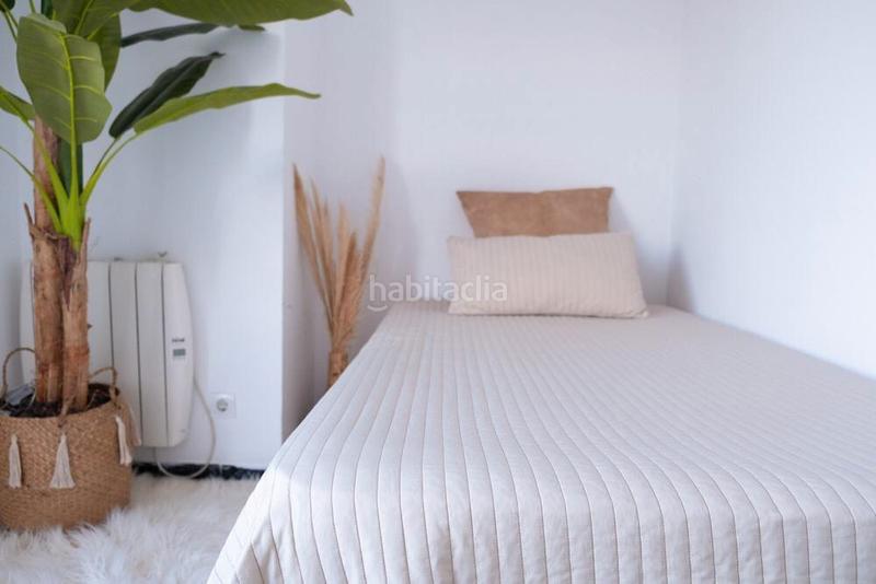 Foto 7585e3b3-0539-4b83-966b-2d268d734111. Pis amb xemeneia calefacció a Centre Vidreres