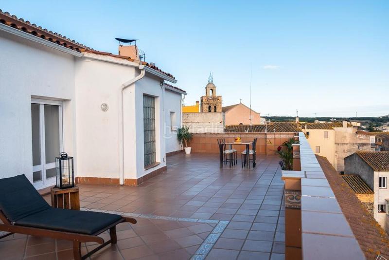 Foto a8525433-7ed9-4f19-992c-bc223aae62a1. Pis amb xemeneia calefacció a Centre Vidreres