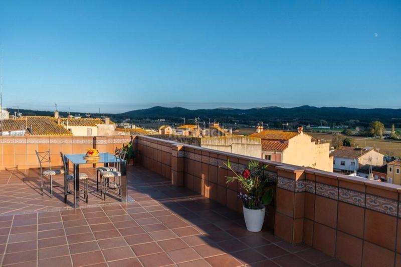 Foto b7f4b79a-ebbb-4b09-9c74-dd66cc7bf7eb. Pis amb xemeneia calefacció a Centre Vidreres