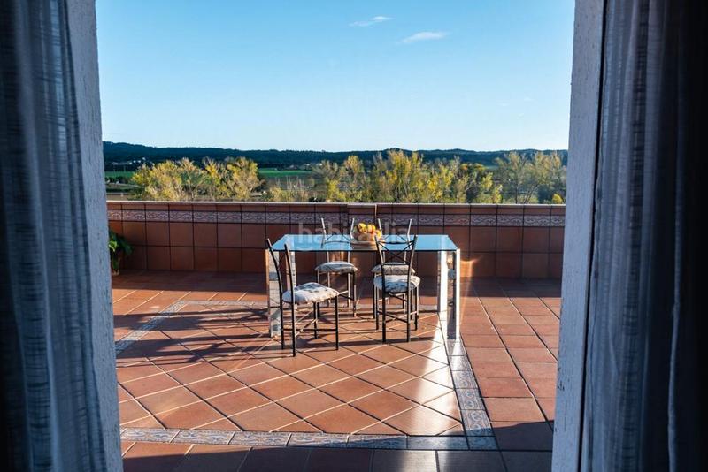 Foto be18c82b-2bae-4ee6-b1ef-fc4f46d4bcfe. Pis amb xemeneia calefacció a Centre Vidreres