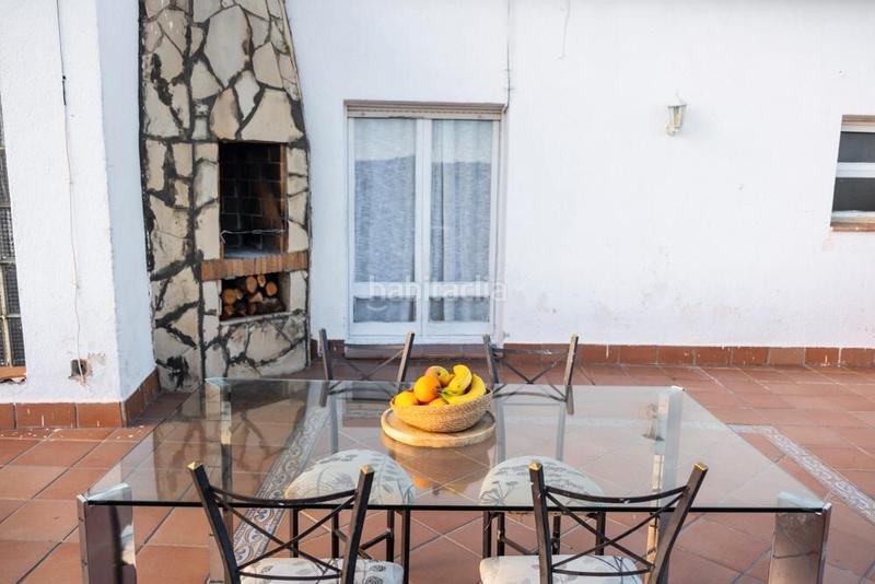 Foto bf0ca3e9-4638-4a7f-a0a7-f6056819a4f4. Pis amb xemeneia calefacció a Centre Vidreres