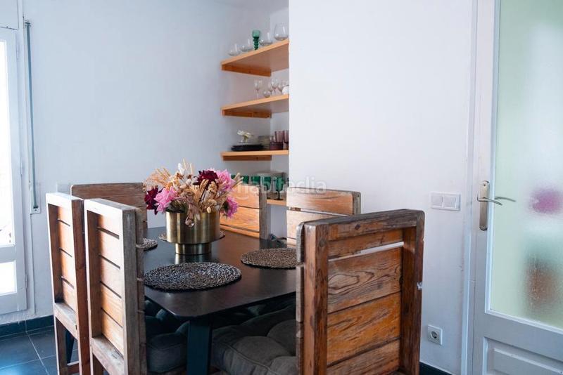 Foto c46c060a-f000-4372-adb3-bfda2fbc0849. Pis amb xemeneia calefacció a Centre Vidreres