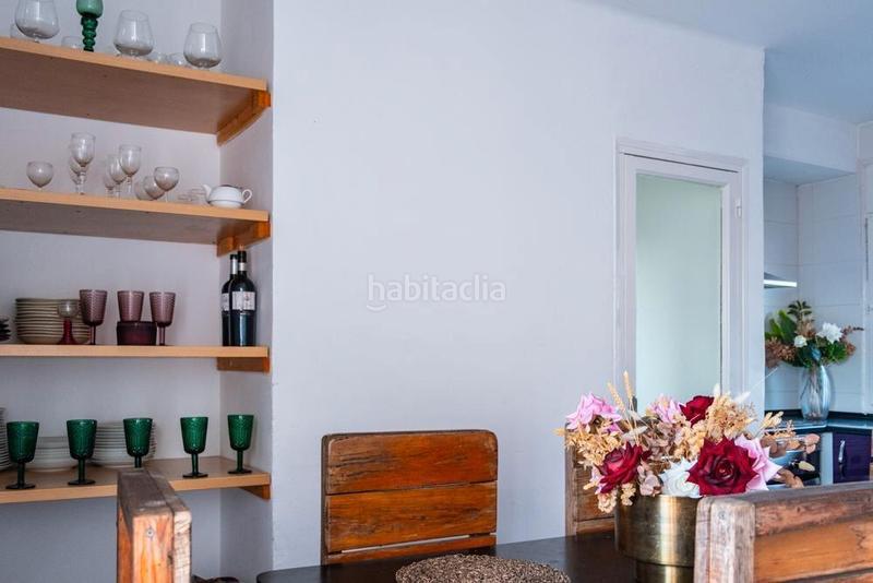 Foto ccfda336-69cd-457f-bdc7-f3bcccba1b9b. Pis amb xemeneia calefacció a Centre Vidreres