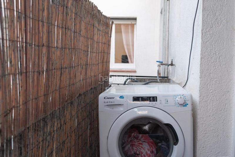 Foto cfa4ea88-23be-4bcd-b63b-422dc27506df. Pis amb xemeneia calefacció a Centre Vidreres