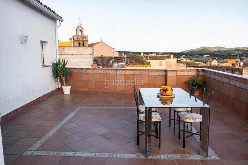 Foto fed59944-dd98-4a53-9342-edc54cd3c527. Pis amb xemeneia calefacció a Centre Vidreres