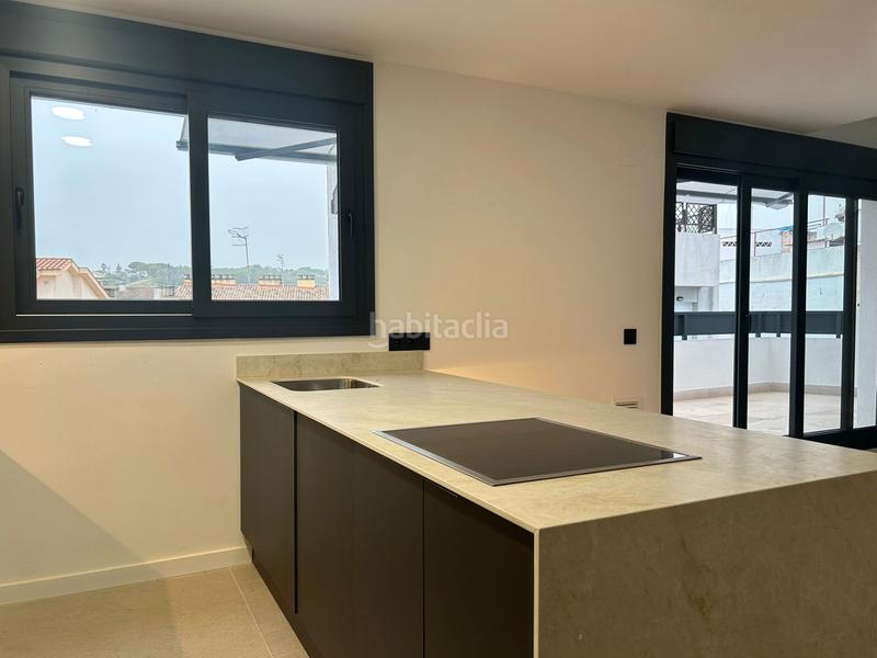 Foto 156f5387-010d-41d4-9c5a-67b35015aa15. Casa adosada  en Mont Ferrant-Joan Carles I Blanes