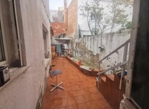 Foto 96b6b3c6-d6c8-4951-a338-e53ff6bf06b4. Casa adossada a Els Pavos Blanes