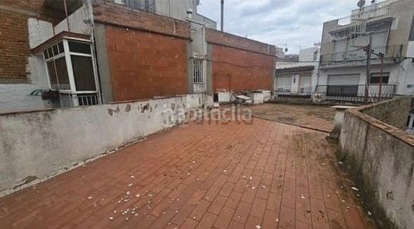 Foto bcc5f4f0-14c9-45ca-ad5f-9eb1853cec78. Casa adossada a Els Pavos Blanes