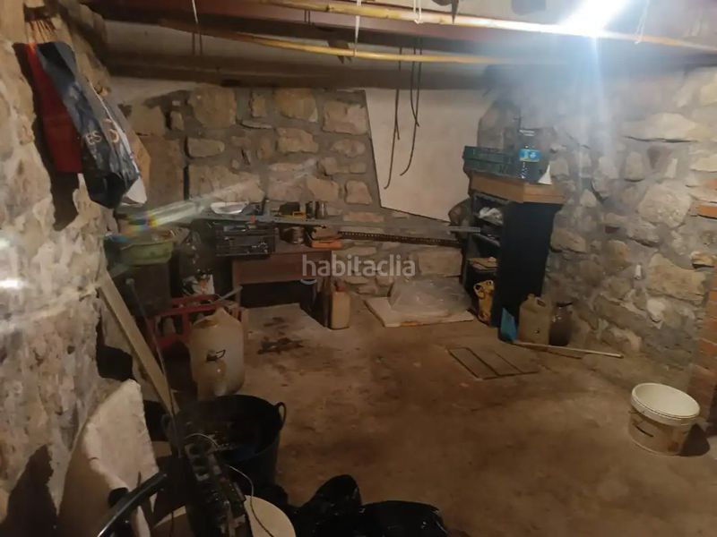 Foto f0efd57e-7b90-4f27-8c75-0bb3add10e38. Casa adossada a Ascó
