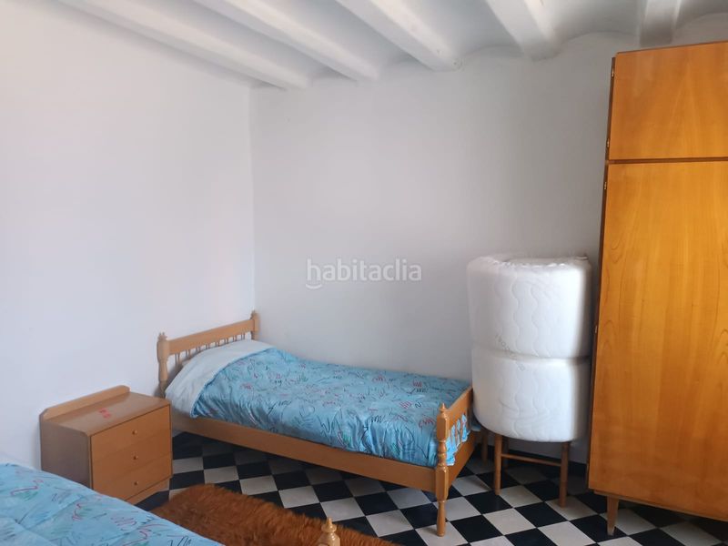 Foto b87cfdd1-cf93-431c-8f0a-94a032f1d488. Pis amb xemeneia calefacció a Anglès