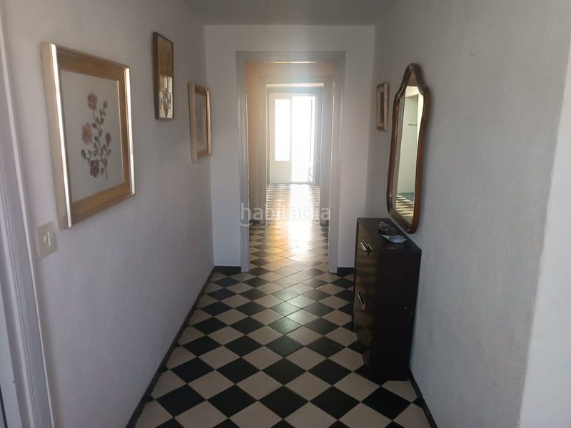 Foto e3a3b144-0533-463f-83fd-9f4037d868d5. Pis amb xemeneia calefacció a Anglès